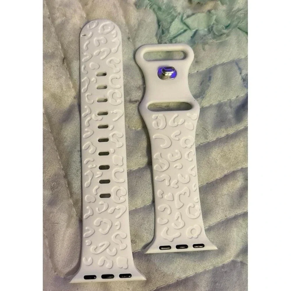 NEW White Embossed Cheetah Print Silicone Band-Apple Watch 38mm/40mm/41mm